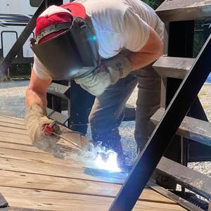 Meet your Posher, Warren